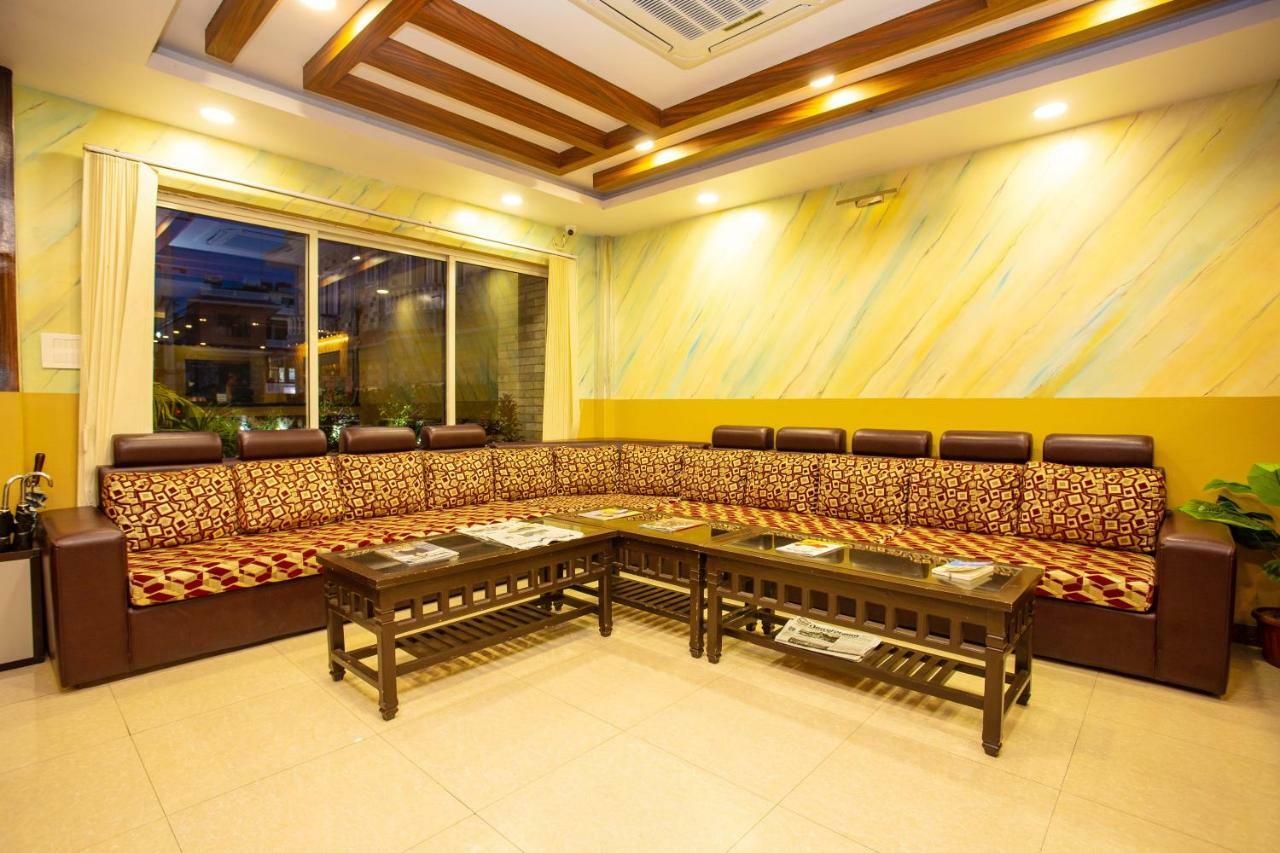 Hotel Iceland Pokhara Buitenkant foto