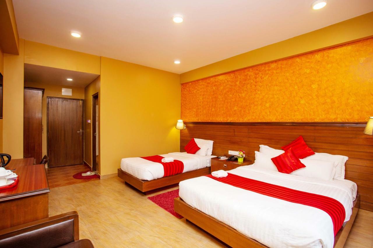 Hotel Iceland Pokhara Buitenkant foto