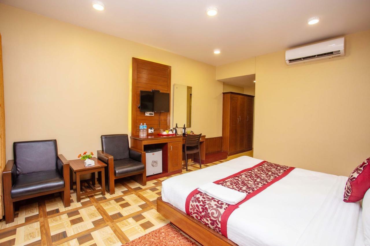 Hotel Iceland Pokhara Buitenkant foto