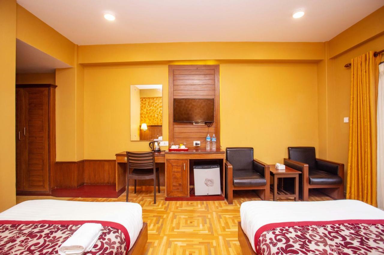 Hotel Iceland Pokhara Buitenkant foto